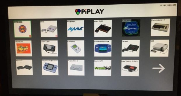 Monitor exibindo a interface do sistema PiPlay